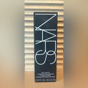 NWT Soft Matte Complete Foundation Medium 2 Santa Fe